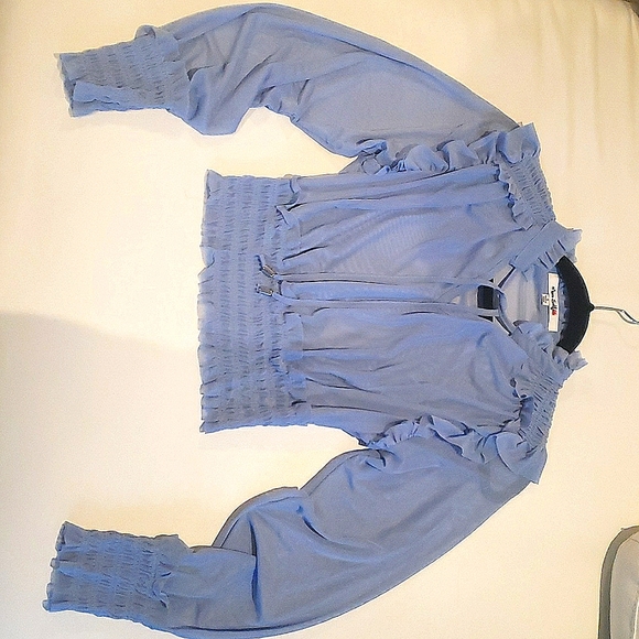 NWOT WOMENS RUFFLE BLOUSE - Picture 4 of 4